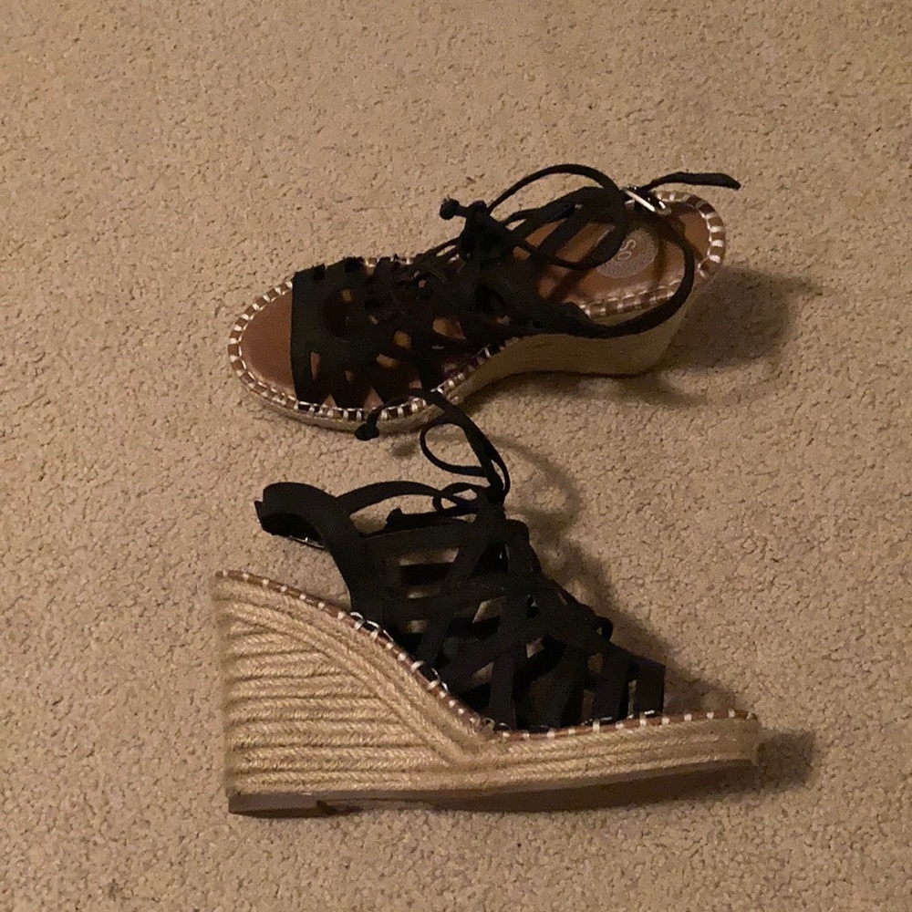 Size 6 black SO wedges
